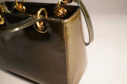 CHRISTIAN DIOR
SAC LADY DIOR
Veau verni bronze...