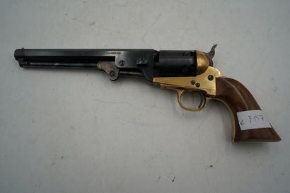 FAPPIETTA Navy modèle 1851
Revolver à poudre...