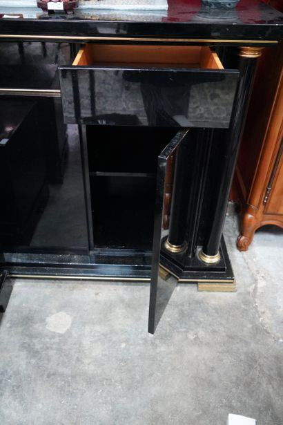 MAISON ROMEO
Enfilade en bois laqué noir...