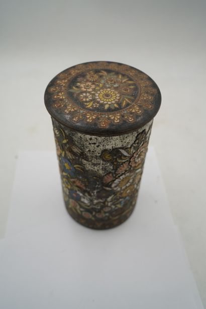 Coffret hollandais cylindrique en métal à...