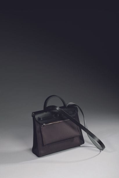 HERMÈS
SAC HERBAG 30 CM
Vache lisse noire...