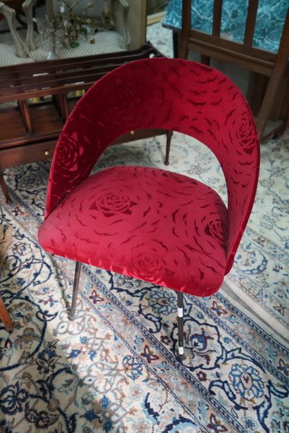 Petit fauteuil gondole en métal tubulaire...