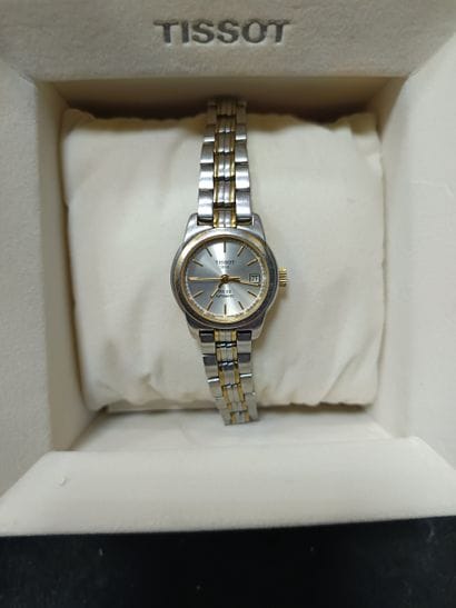 TISSOT 1853
Montre de bracelet modèle PR...