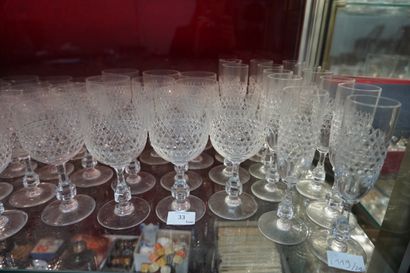 BACCARAT
Partie de service de verre en cristal...