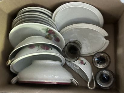 Parties de service de table en porcelaine...