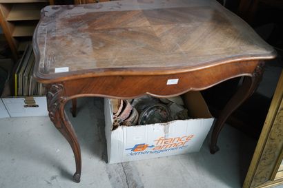 Table de milieu en bois naturel ouvrant par...