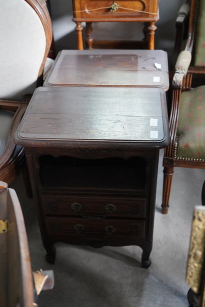 Paire de chevets en bois naturel ouvrant...