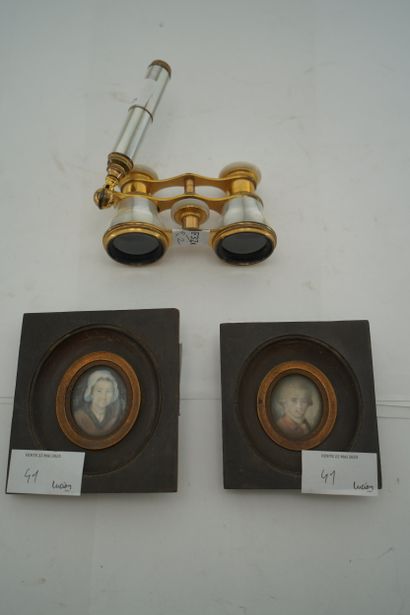 Paire de jumelles de théatre en nacre et...