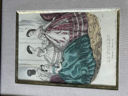 Réunion de linge de maison et deux gravures...