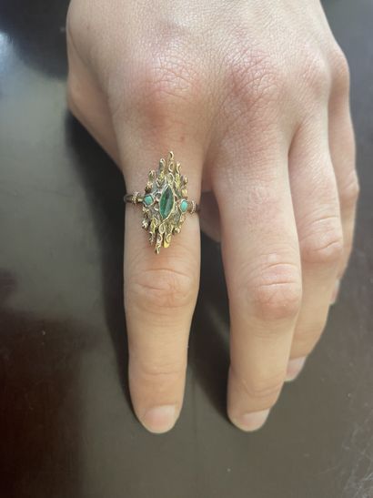Bague en or jaune 18 K ( 750/°°) certie d'une...