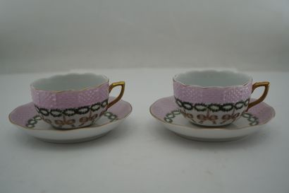 MEANDER BV
Paire de tasses et leur sous-tasses...