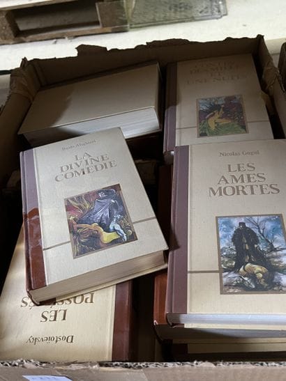 Réunion de livres modernes divers.
Cinq cartons.
En...