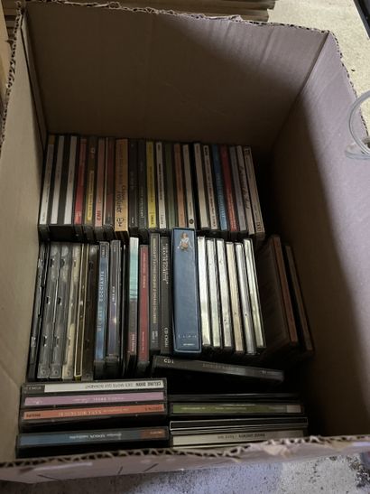 Réunion de disques vinyles et CD.
Deux cartons.
En...