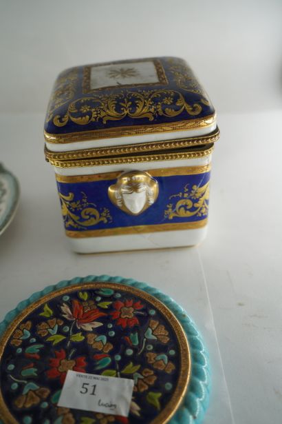 LONGWY
Dessous de plat et deux dessous de...