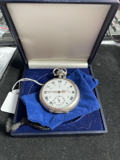 Montre de gousset en argent 800/°°, le cadran...
