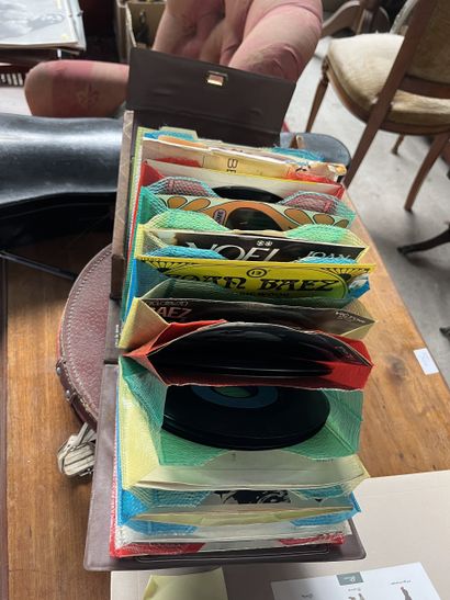 Réunion de disques vinyles : Line Renaud,...