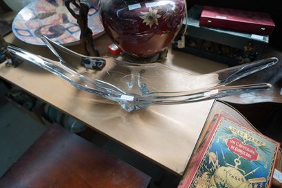 SCHNEIDER
Grande coupe en verre
Signée
Long....