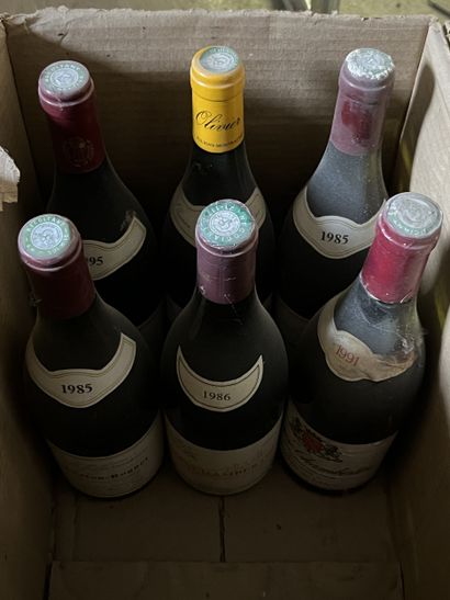 Réunion de six bouteilles de vin comprenant...