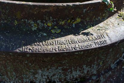EXTREMELY RARE MORRIS COLUMN, PARIS
Hexagonal...
