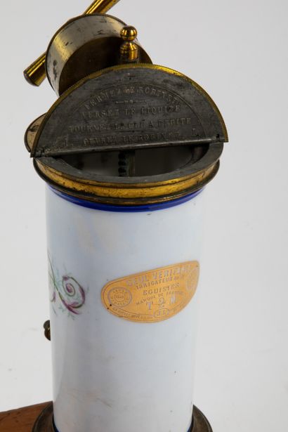 IRRIGATEUR VAGINAL DU DOCTEUR EGUISIER
Porcelaine...