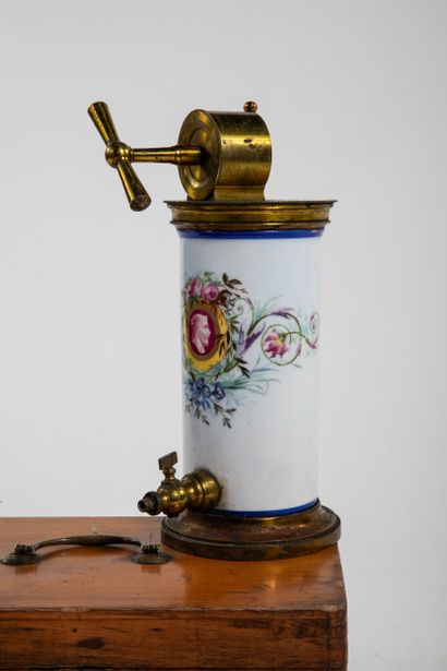 IRRIGATEUR VAGINAL DU DOCTEUR EGUISIER
Porcelaine...