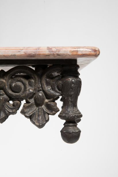 TABLE BOUCHERIE
Fer et fonte, peinte noire,...