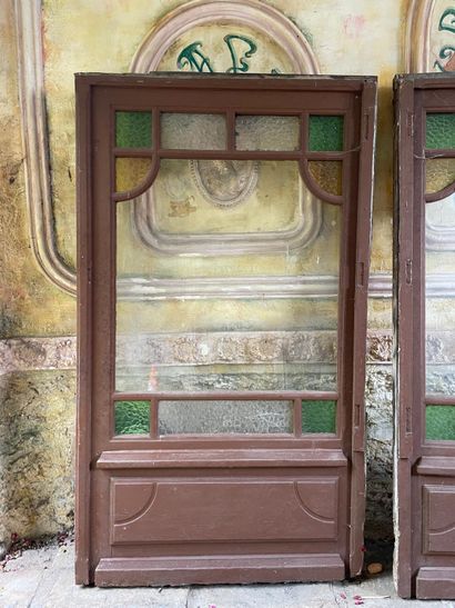 FACADE DE BOULANGERIE
Bois et verre, de forme...