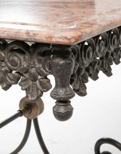 TABLE BOUCHERIE
Fer et fonte, peinte noire,...