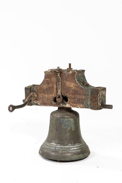 CLOCHE
Métal, le mouton en bois.
Début du...
