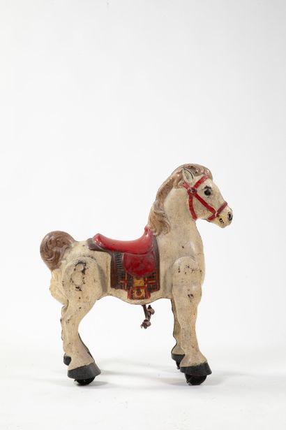 MOBO TOYS
CHEVAL A PEDALES
Tôle, à roulettes.
Marqué...