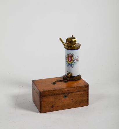 IRRIGATEUR VAGINAL DU DOCTEUR EGUISIER
Porcelaine...
