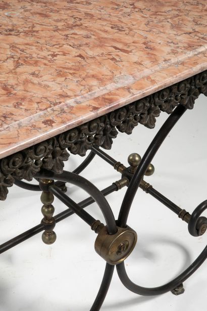 TABLE BOUCHERIE
Fer et fonte, peinte noire,...