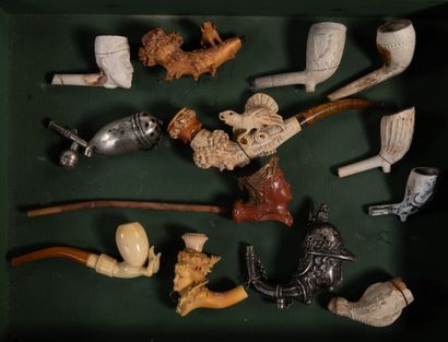 TABAGIE – REUNION DE PIPES ET FOURNEAUX DE...