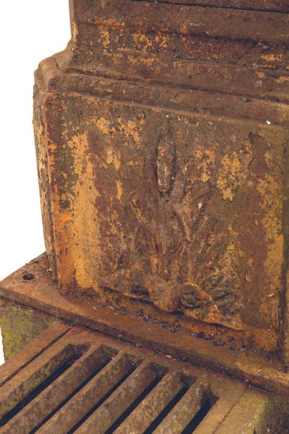 DURENNE PARIS - COURTYARD FOUNTAIN
Cast-iron,...