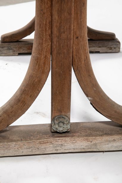 PAIRE DE TABLES BISTROT
Bois, de forme rectangulaire,...