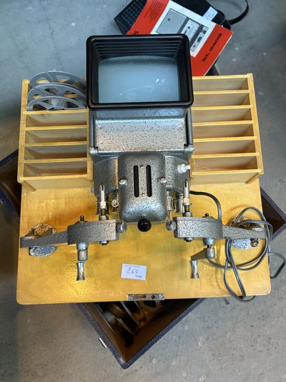 PROJECTEUR BAUER P5 16 mm.
Dans sa caisse,...