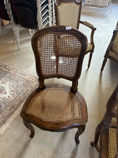 Fauteuil canné en bois naturel, les supports...