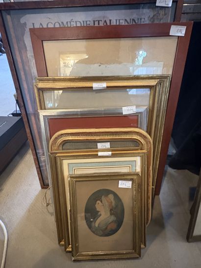 Réunion de gravures encadrées dont : Vue...