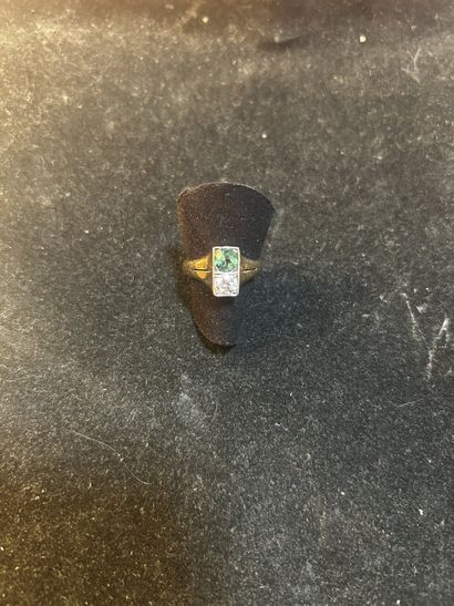 Bague en or jaune 9K, ornée d'un diamant...
