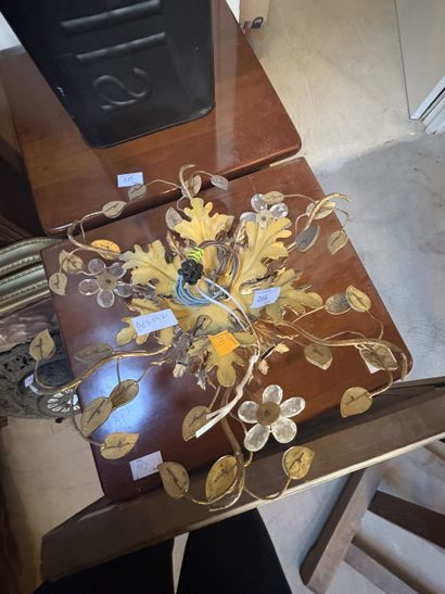 MAISON BAGUÈS, DANS LE GOÛT DE
APPLIQUE
Métal...