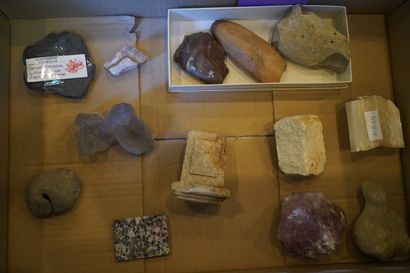 Réunion de minéraux dont quartz.
En l'ét...