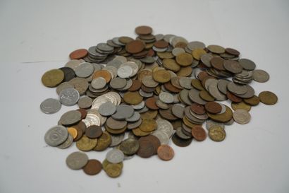 Réunion de 4 boîtes de pièces de monnaies...