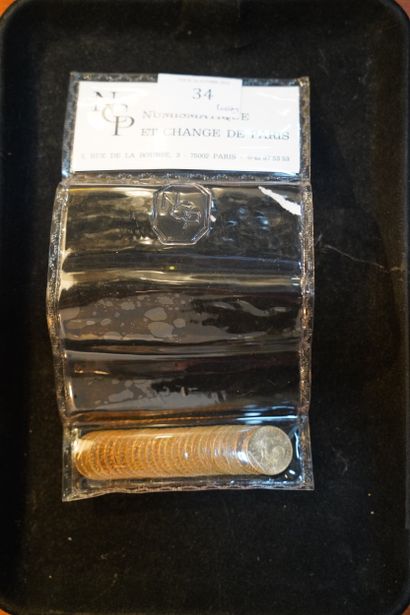 Réunion de 25 pièces de 20 francs or, sous...