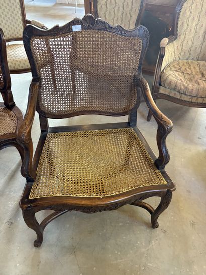 Fauteuil canné en bois naturel, les supports...