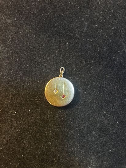 Pendentif circulaire porte-photos en or jaune...
