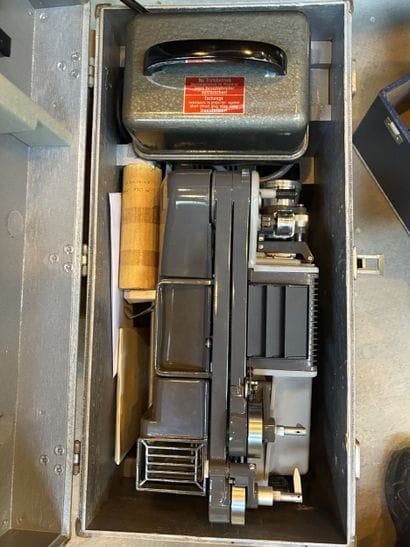 PROJECTEUR BAUER P5 16 mm.
Dans sa caisse,...