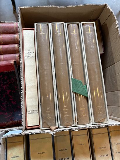 Réunion de volumes reliés et brochés dont...
