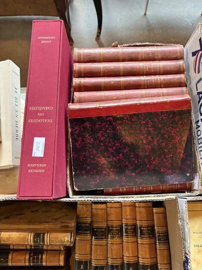 Réunion de volumes reliés et brochés dont...