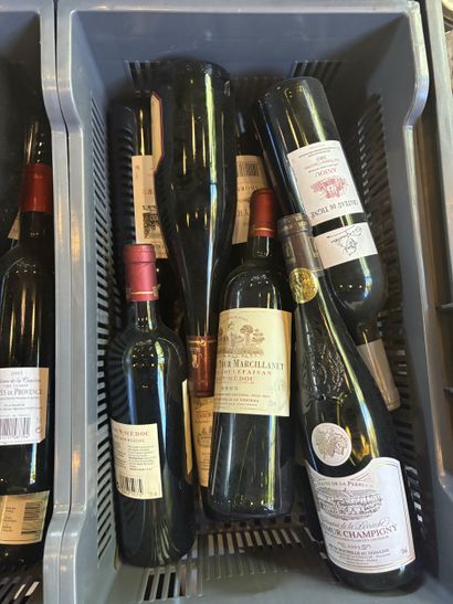 Réunion de bouteilles de vin dont Château...