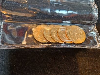 Réunion de 5 pièces de 20 francs or, sous...